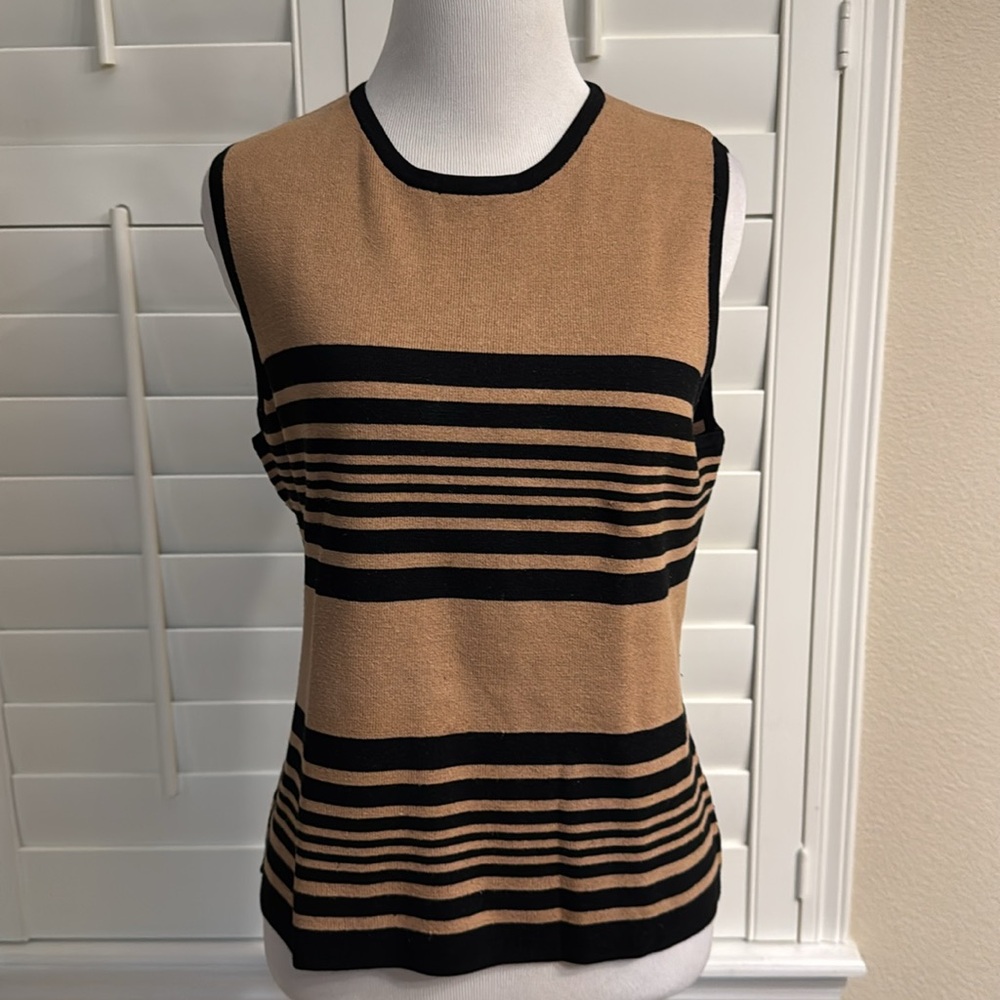 Two piece set - Picture 2 of 6